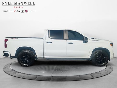 Used 2024 Chevrolet Silverado 1500 Custom image 17