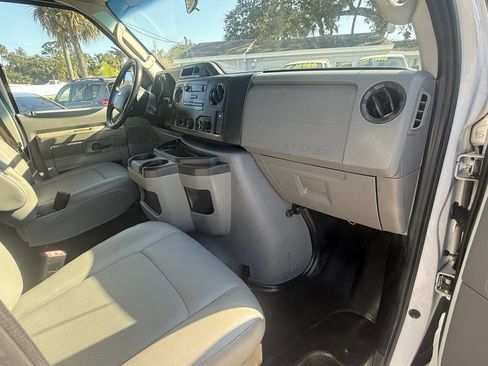 Used 2013 Ford E-250 and Econoline 250 w/ PWR Group image 12