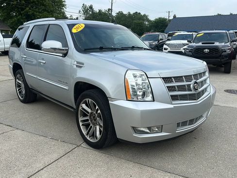 Used 2012 Cadillac Escalade Premium AWD/4WD image 3