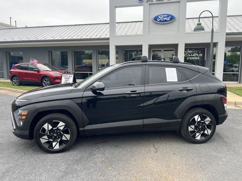 Used 2024 Hyundai Kona SEL w/ Convenience Package AWD/4WD image 2