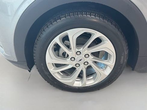 New 2027 Chevrolet Bolt LT w/ Comfort Package image 24