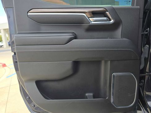 Used 2024 Chevrolet Silverado 1500 LT Trail Boss w/ Convenience Package II image 17