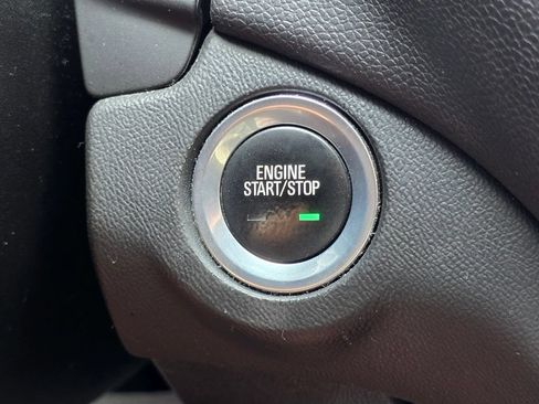 Used 2018 Chevrolet Equinox LT FWD image 31