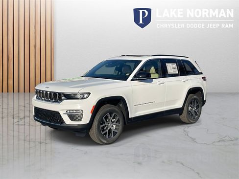 New 2025 Jeep Grand Cherokee Limited image 4