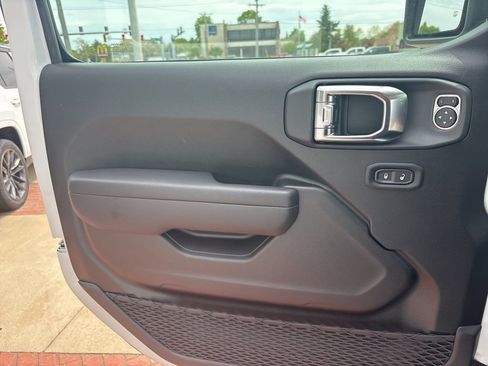 New 2025 Jeep Gladiator Mojave AWD/4WD image 19