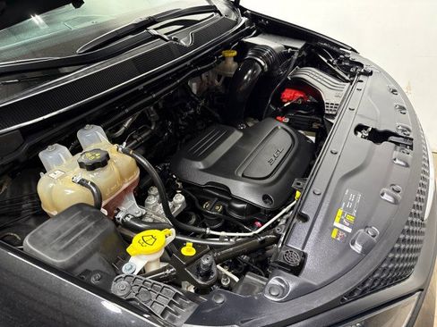 Used 2022 Chrysler Voyager LX image 36