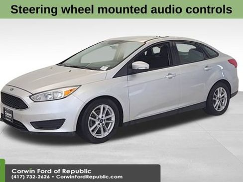 Used 2016 Ford Focus SE image 3