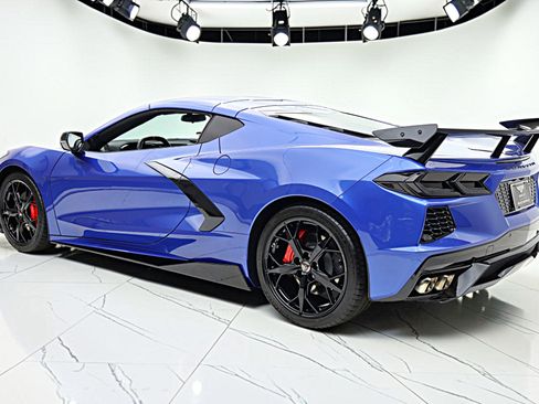 Used 2021 Chevrolet Corvette Stingray Coupe w/ 1LT RWD image 9