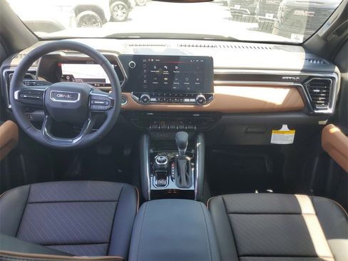 Used 2025 GMC Canyon AT4 w/ Nightfall Edition image 7