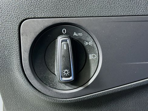 Used 2024 Volkswagen Tiguan Wolfsburg Edition image 17