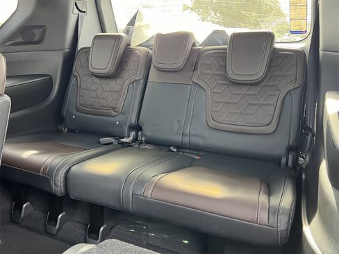 New 2026 Nissan Armada Platinum image 17