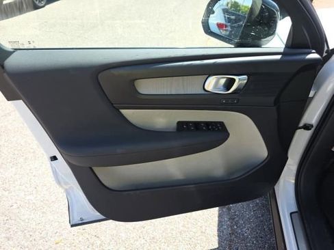Used 2026 Volvo XC40 B5 Plus AWD/4WD image 13