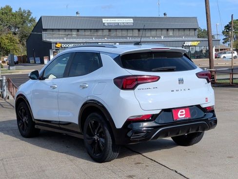 Used 2024 Buick Encore GX Sport Touring image 6