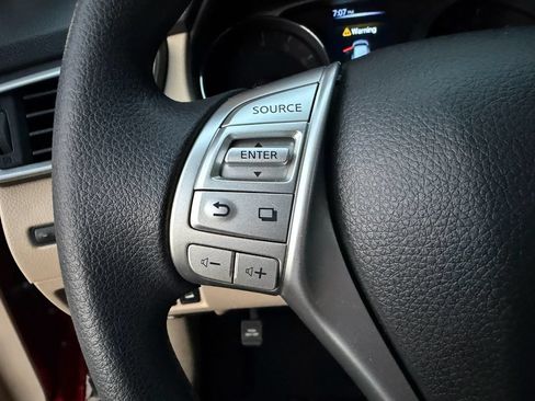 Used 2016 Nissan Rogue S AWD/4WD image 31