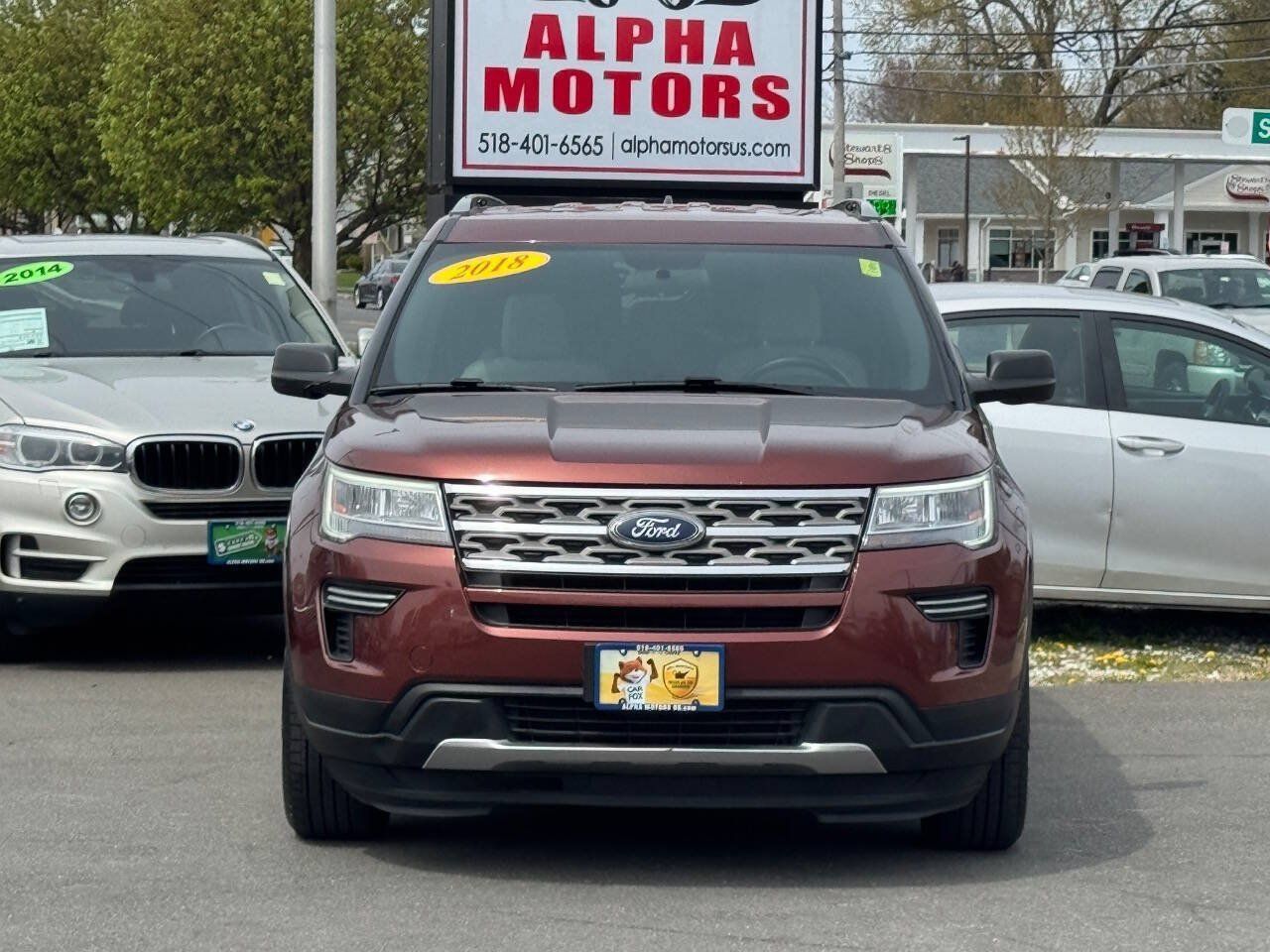 Used 2018 Ford Explorer XLT AWD/4WD image 2