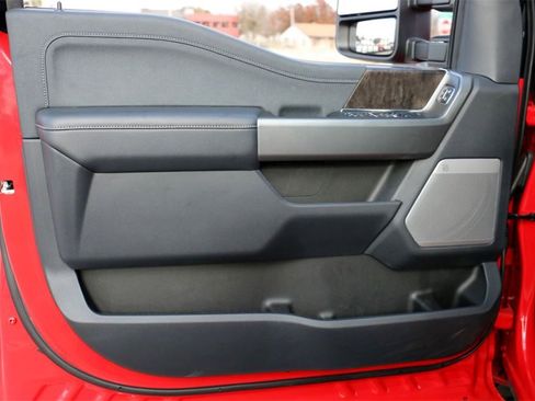 New 2026 Ford F250 Lariat w/ Black Appearance Package image 19