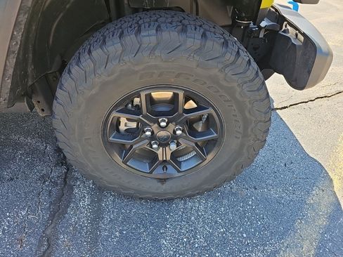 Used 2024 Jeep Wrangler Unlimited AWD/4WD image 9