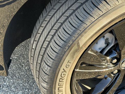 Used 2025 Buick Encore GX Sport Touring w/ Comfort Package image 16