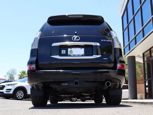 Used 2020 Lexus GX 460 Luxury w/ Off Road Package AWD/4WD image 12
