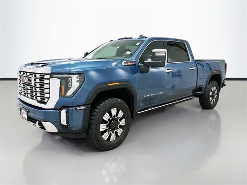 Used 2024 GMC Sierra 2500 Denali w/ Denali Reserve Package image 3