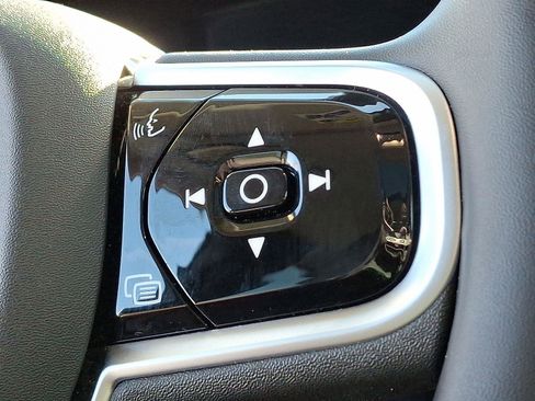 Used 2025 Volvo V60 B5 Cross Country Plus image 23