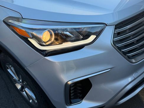 Used 2017 Hyundai Santa Fe SE image 17