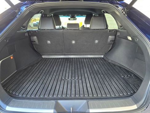 Used 2022 Toyota Venza XLE image 48