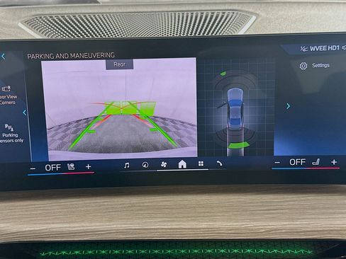 Used 2025 BMW 430i Coupe w/ Premium Package image 22