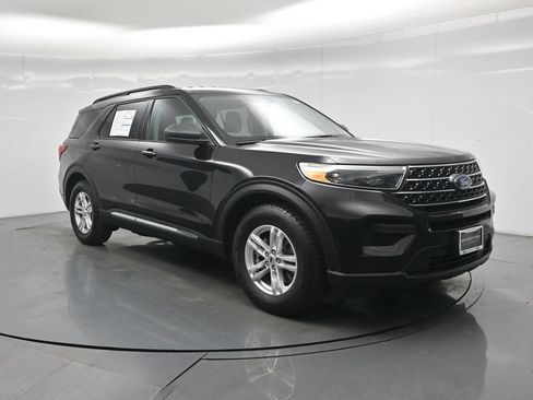 Certified 2022 Ford Explorer XLT RWD image 46