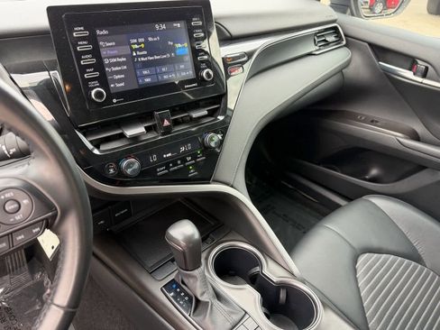 Used 2024 Toyota Camry SE image 22