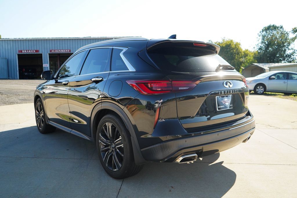 Used 2022 INFINITI QX50 Luxe w/ Appearance Package FWD image 4