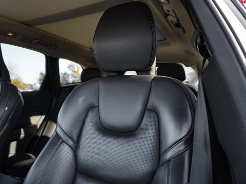 Used 2023 Volvo XC60 B5 Ultimate image 15