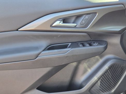 New 2026 Chevrolet Equinox EV LT image 12