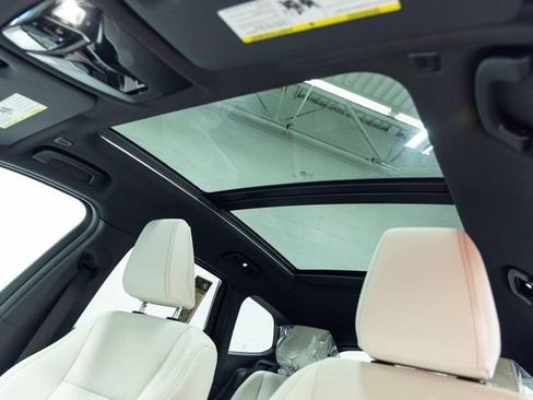 New 2026 BMW X1 xDrive28i w/ Technology Package image 16