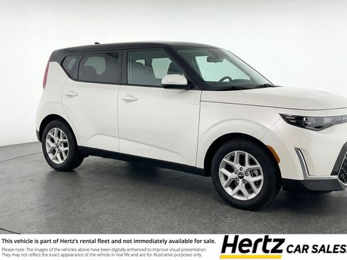 Used 2025 Kia Soul LX w/ LX Technology Package FWD image 1