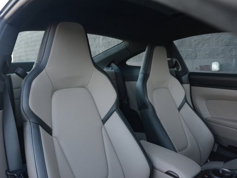 Certified 2025 Porsche 911 Carrera 4 GTS image 31