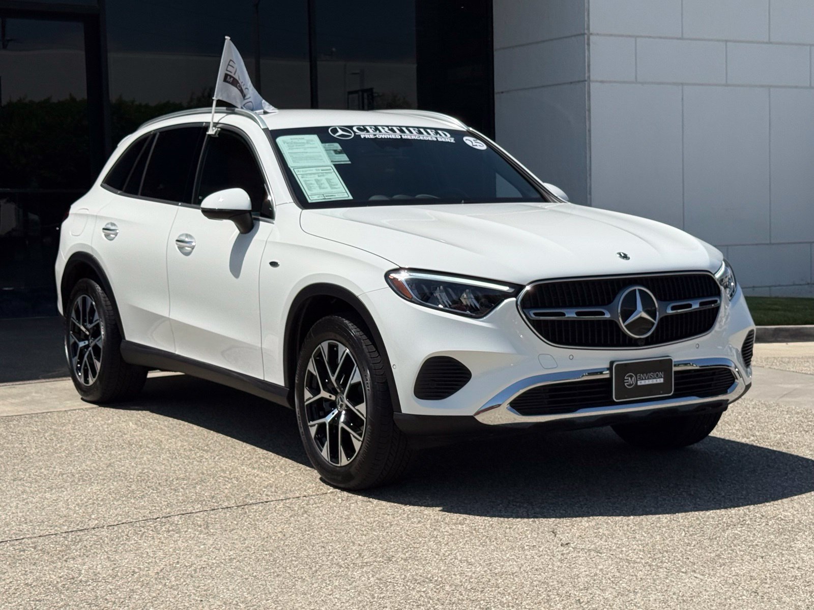Used 2025 Mercedes-Benz GLC 350e 4MATIC image 8