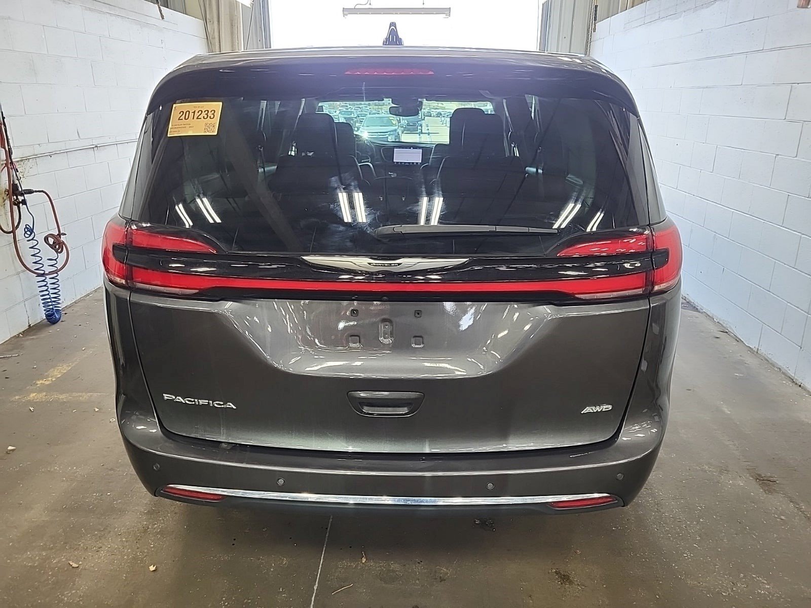 Used 2023 Chrysler Pacifica Touring-L w/ Uconnect Theater Family Group AWD/4WD image 5