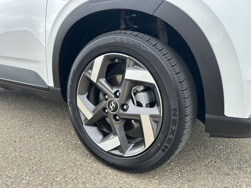 Used 2025 Hyundai Venue SEL image 31