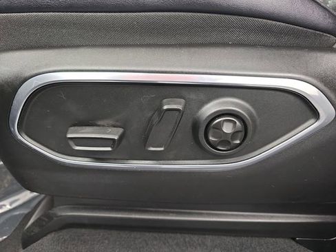 Used 2024 Jeep Wagoneer Series II w/ Flexible Seating Group image 24