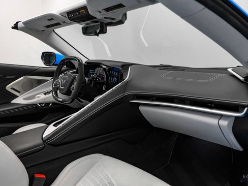 Used 2023 Chevrolet Corvette Z06 w/ Z07 Performance Package RWD image 61