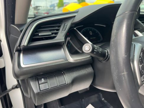 Used 2018 Honda Civic EX-T image 22