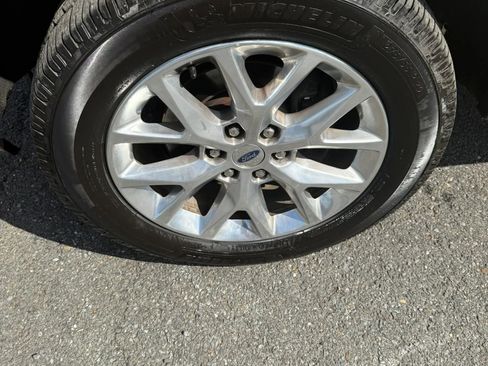 Used 2016 Ford Expedition EL Limited w/ Equipment Group 301A image 9