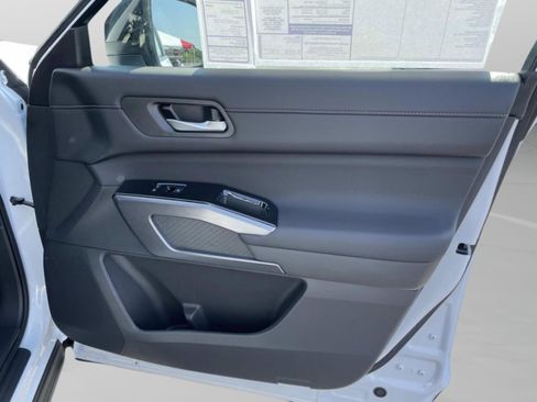 New 2026 Nissan Pathfinder SL AWD/4WD image 19