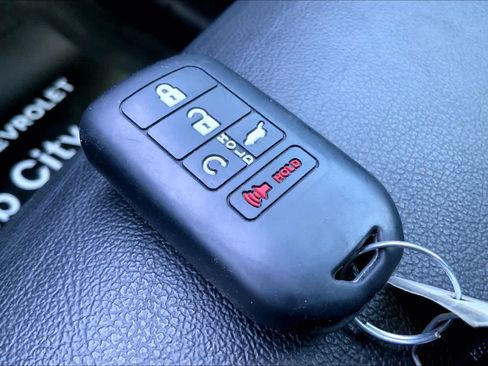 Used 2021 Honda Pilot Touring image 15