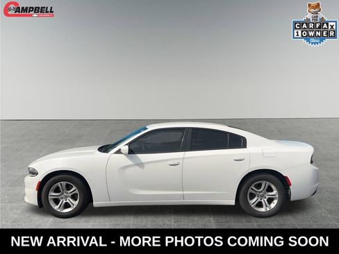 Used 2017 Dodge Charger SE w/ Popular Equipment Group image 2