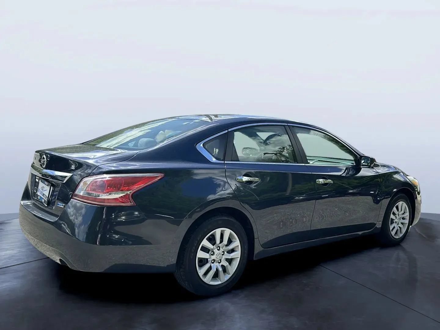 Used 2013 Nissan Altima 2.5 S FWD image 5