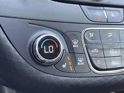 Used 2024 Chevrolet Malibu LT FWD image 32
