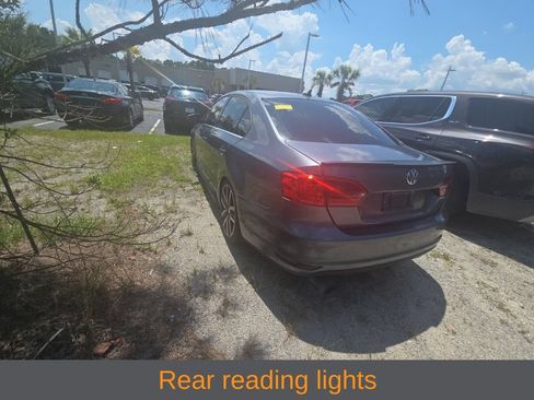 Used 2012 Volkswagen Jetta GLI FWD image 5