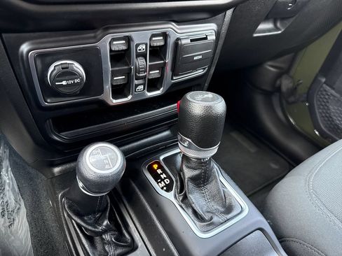 Used 2022 Jeep Wrangler Unlimited Sport AWD/4WD image 22